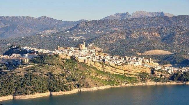 הוילה Iznájar Cortijo De La Cruz מראה חיצוני תמונה