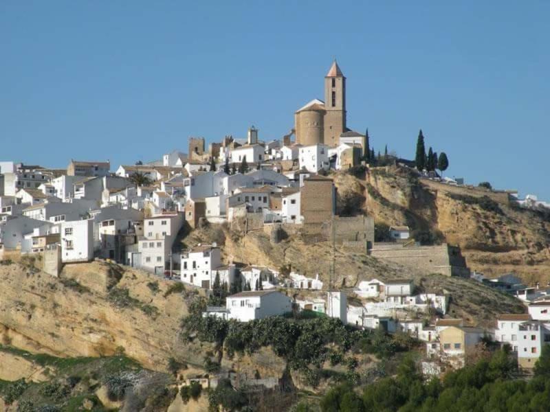 הוילה Iznájar Cortijo De La Cruz מראה חיצוני תמונה