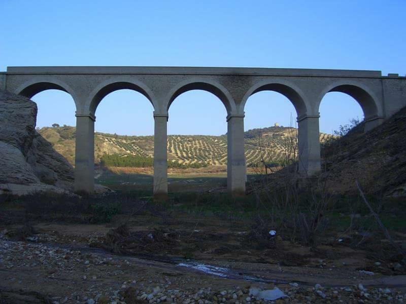 הוילה Iznájar Cortijo De La Cruz מראה חיצוני תמונה